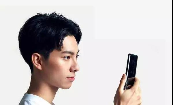 HTC U11 EYEs：屏幕任意位置指紋解鎖之前，后置和人臉的完美結(jié)合