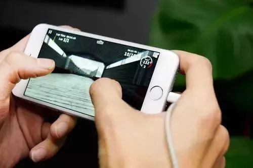 蘋果的無線充電器有短板？變革來了：iPhoneX充滿僅3小時