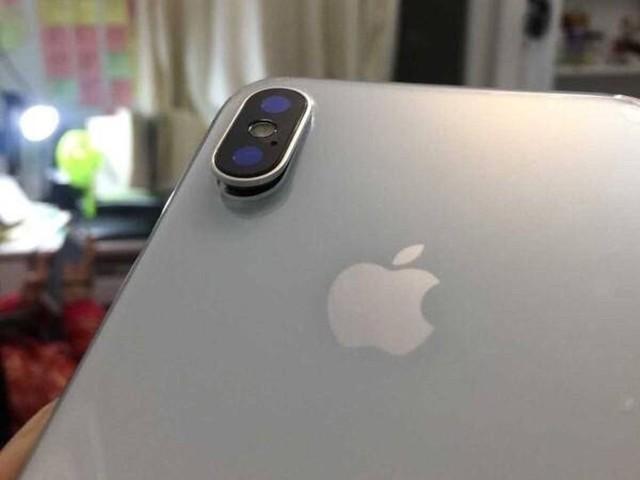 iPhone X攝像頭蓋翹起 接近萬(wàn)元質(zhì)量堪憂
