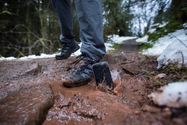 路虎進軍手機業(yè)！路虎正式發(fā)布路虎Explore：售價599英鎊！