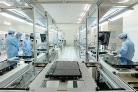 中國(guó)大陸面板產(chǎn)能急速擴(kuò)張，成為最大的液晶面板生產(chǎn)基地