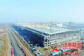 又有兩條10.5代面板線進(jìn)入實(shí)際操作階段，明年開始產(chǎn)能過?；虺沙B(tài)