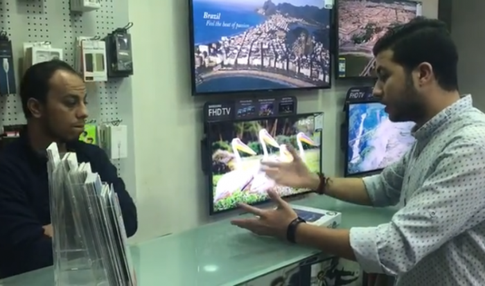 埃及第一款本土制造智能手機上市 過半零件來自中國