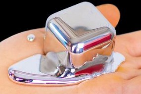 蘋(píng)果液態(tài)金屬應(yīng)用取得進(jìn)展 相關(guān)A股受關(guān)注