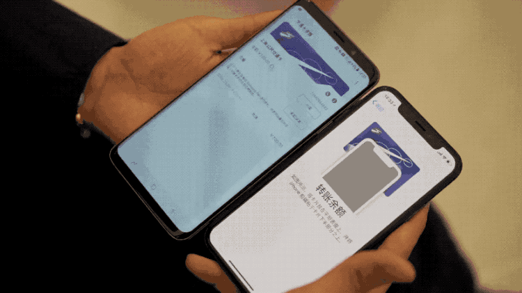 抱著四部手機(jī)坐了12次地鐵公交：刷iPhone才是最好的體驗(yàn)