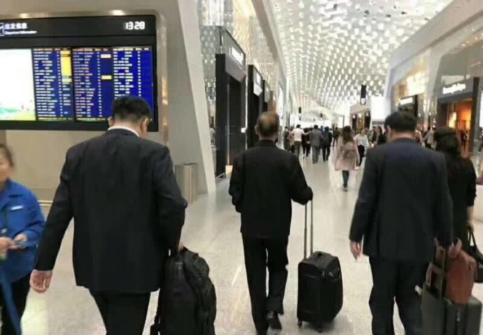 中興通訊創(chuàng)始人侯為貴出山 為制裁案四處奔波