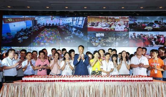 富士康在中國(guó)內(nèi)地30年，為蘋(píng)果代工也在研究黑科技