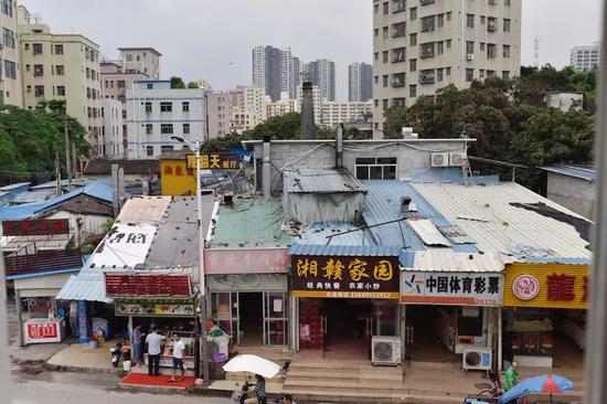 富士康工人公開信質(zhì)疑萬(wàn)科城中村改造:誰(shuí)來(lái)關(guān)心我們