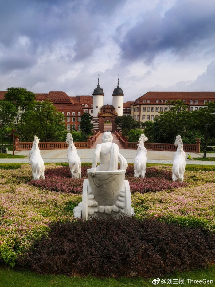 華為東莞基地內(nèi)景曝光：歐洲風(fēng)、坐小火車上班