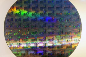 國產(chǎn)12英寸硅晶圓通過認證 年底產(chǎn)能將達10萬片/月