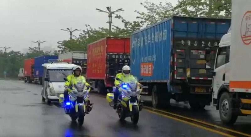 華為5400人搬到東莞:40輛8噸貨車共60車次