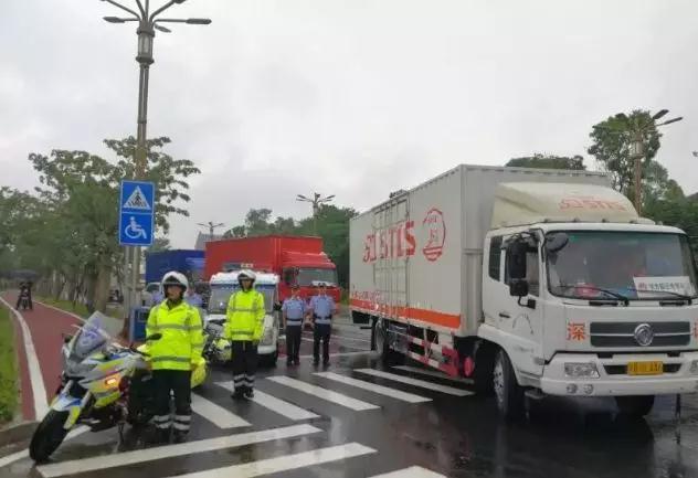 華為5400人搬到東莞:40輛8噸貨車共60車次