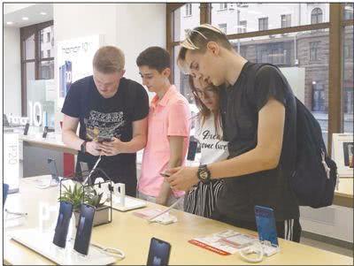 中國(guó)手機(jī)在俄羅斯實(shí)力“圈粉” 市場(chǎng)份額升至首位