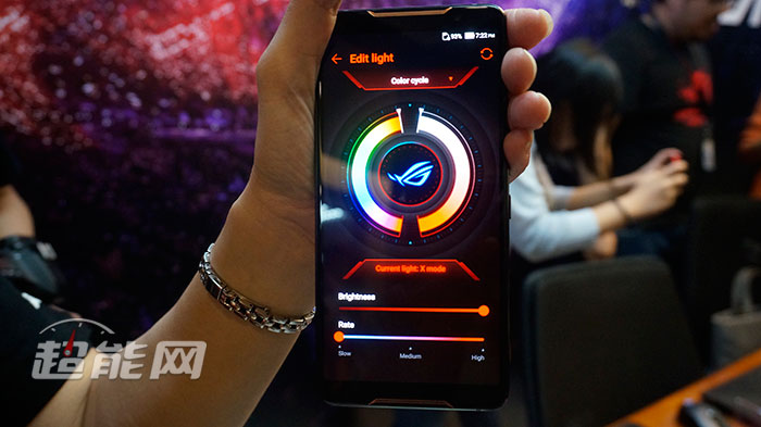 華碩否認(rèn)退出智能手機(jī)市場，ROG Phone能否承擔(dān)重任？