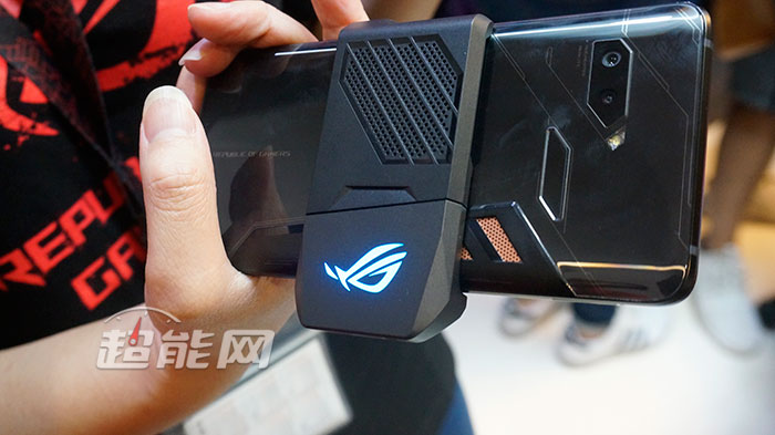 華碩否認(rèn)退出智能手機(jī)市場，ROG Phone能否承擔(dān)重任？