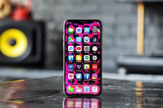 去年iPhone X定價(jià)1000美元惹爭(zhēng)議 如今這價(jià)格很常見(jiàn)