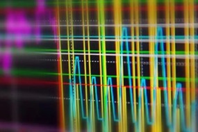 東旭光電上半年?duì)I收111.30億同比翻番 光電顯示龍頭地位穩(wěn)固