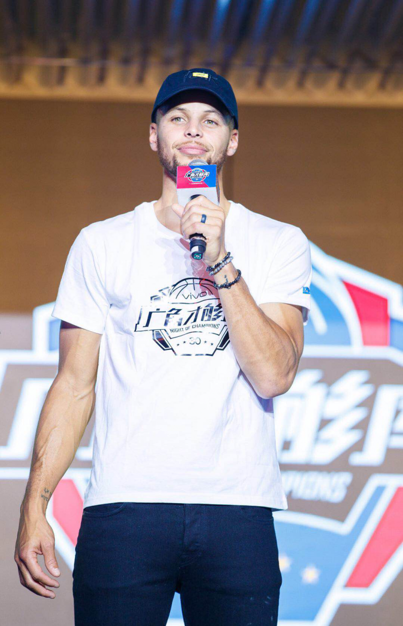 庫(kù)里冠軍之夜落地武漢 與vivo X23共掀籃球熱潮