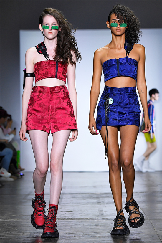 光感美學(xué)亮相紐約，vivo X23登上紐約時(shí)裝周T臺(tái)