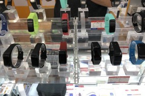深圳華強(qiáng)北智能手環(huán)調(diào)查：品牌那么多 功能差不多