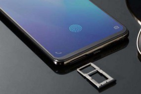 屏下指紋攻向千元機 全屏指紋識別技術(shù)或?qū)⒚髂昝媸? title=