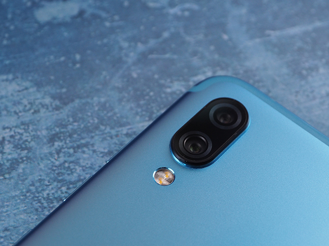 聯(lián)想S5 Pro正式發(fā)布：外觀中庸 四攝高性?xún)r(jià)比