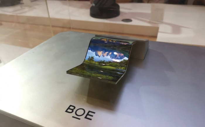 IHS:折疊式AMOLED面板出貨量將在2025年達(dá)到5000萬