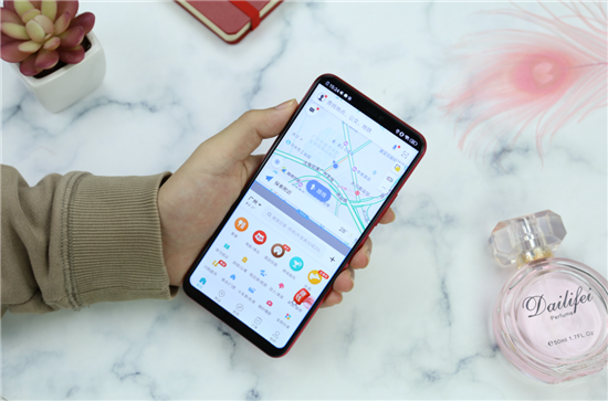 vivo Z1青春版上手體驗(yàn)：時(shí)尚外觀，旗艦實(shí)力