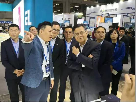 2018第二屆重慶國(guó)際手機(jī)展:AI Phone高峰論壇圓滿落幕