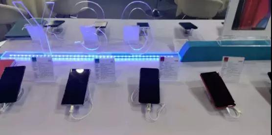 2018第二屆重慶國(guó)際手機(jī)展:AI Phone高峰論壇圓滿落幕