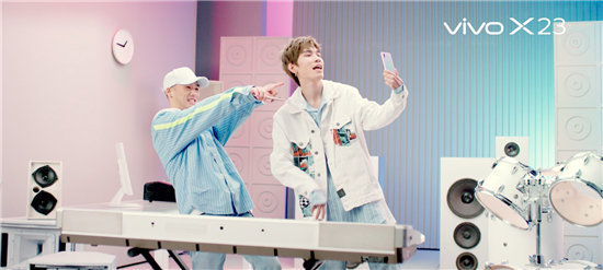 潮流外觀引爆音樂(lè)時(shí)尚，vivo X23幻彩版與夢(mèng)想合拍