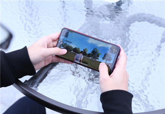 vivo Y93s初體驗：既是偶像派，也是實力派