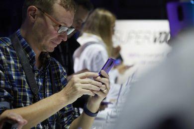 中國(guó)制造崛起縮影:國(guó)產(chǎn)手機(jī)從無名氏到“被忌憚”