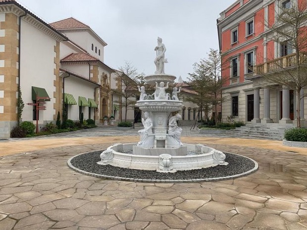 外媒探訪東莞華為新總部 感嘆其“復(fù)制了一個(gè)歐洲小鎮(zhèn)”