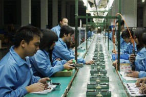 富士康被曝裁員超5萬人 專家：iPhone黃金時代結(jié)束