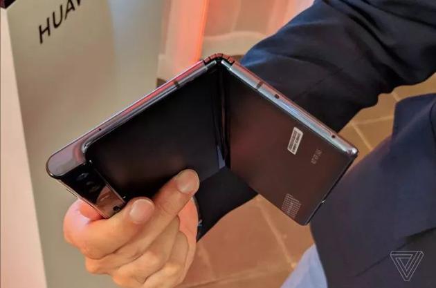 售價(jià)17500元的華為Mate X：是世界最快5G折疊屏手機(jī)