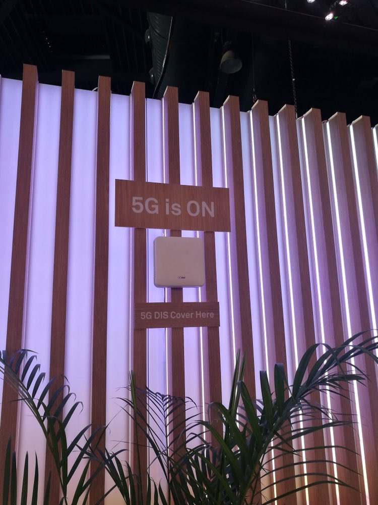 華為5G DIS系統(tǒng)與5G CPE Pro聯(lián)合展示了5G室內(nèi)覆蓋體驗(yàn)