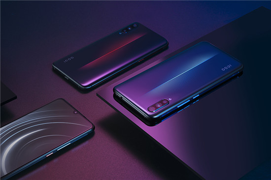 iQOO挑戰(zhàn) 15分鐘充電極限 4000mAh急速充至50%