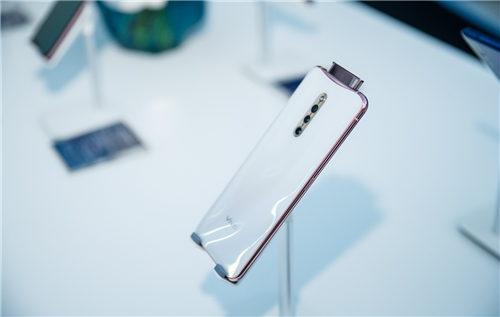 全新時(shí)尚科技旗艦三亞首秀 vivo X27系列手機(jī)正式發(fā)布