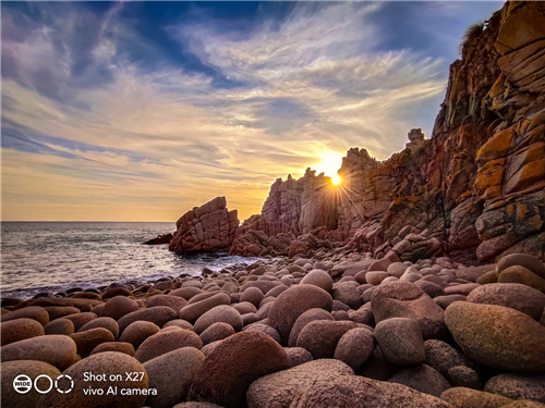 全新時(shí)尚科技旗艦三亞首秀 vivo X27系列手機(jī)正式發(fā)布