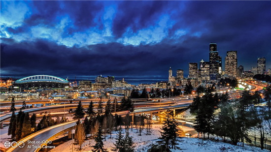 生而強悍遇熱銷 iQOO手機23號全網(wǎng)兩輪開售