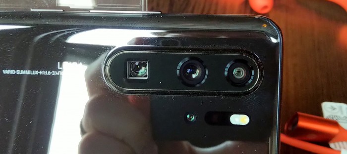 華為P30/P30 Pro正式發(fā)布:4000萬像素攝像頭 10倍混合變焦