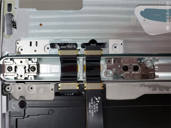 拆解Galaxy Fold顯示內(nèi)部結(jié)構(gòu)很是凌亂