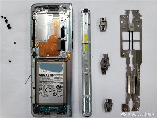 拆解Galaxy Fold顯示內(nèi)部結(jié)構(gòu)很是凌亂