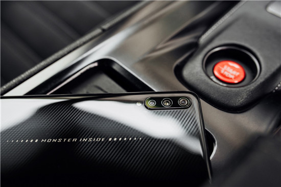 碳纖維紋理外觀 iQOO武士黑明天全網(wǎng)開售