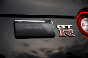 碳纖維紋理外觀 iQOO武士黑明天全網(wǎng)開售