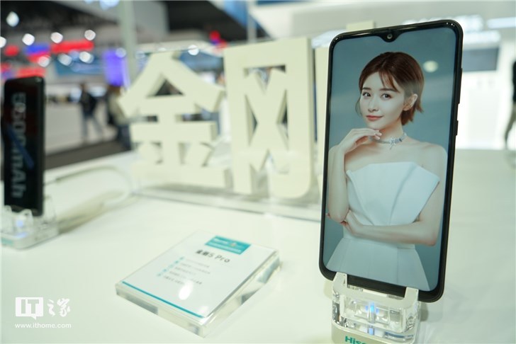海信5G手機(jī)亮相2019上海聯(lián)通展