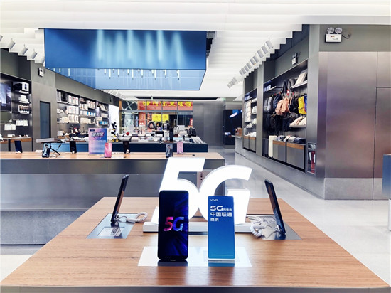vivo首家5G體驗專區(qū)在上海揭牌，5G現場測速比4G快二十倍
