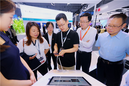 vivo三大動(dòng)作協(xié)力中國(guó)聯(lián)通，共同推進(jìn)5G商用進(jìn)程