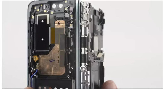 三星折疊手機(jī)Galaxy Fold深度拆解